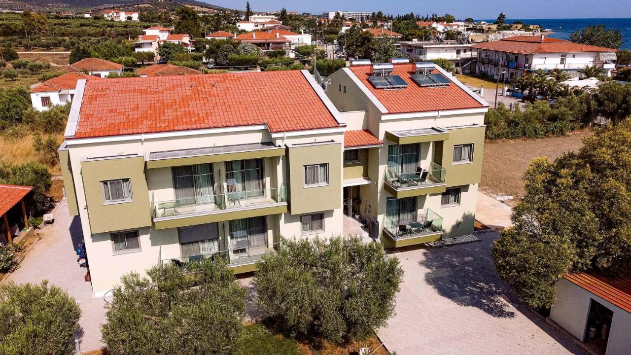 Estelle Family Luxury Apartments & Suites Геракини Екстериор снимка