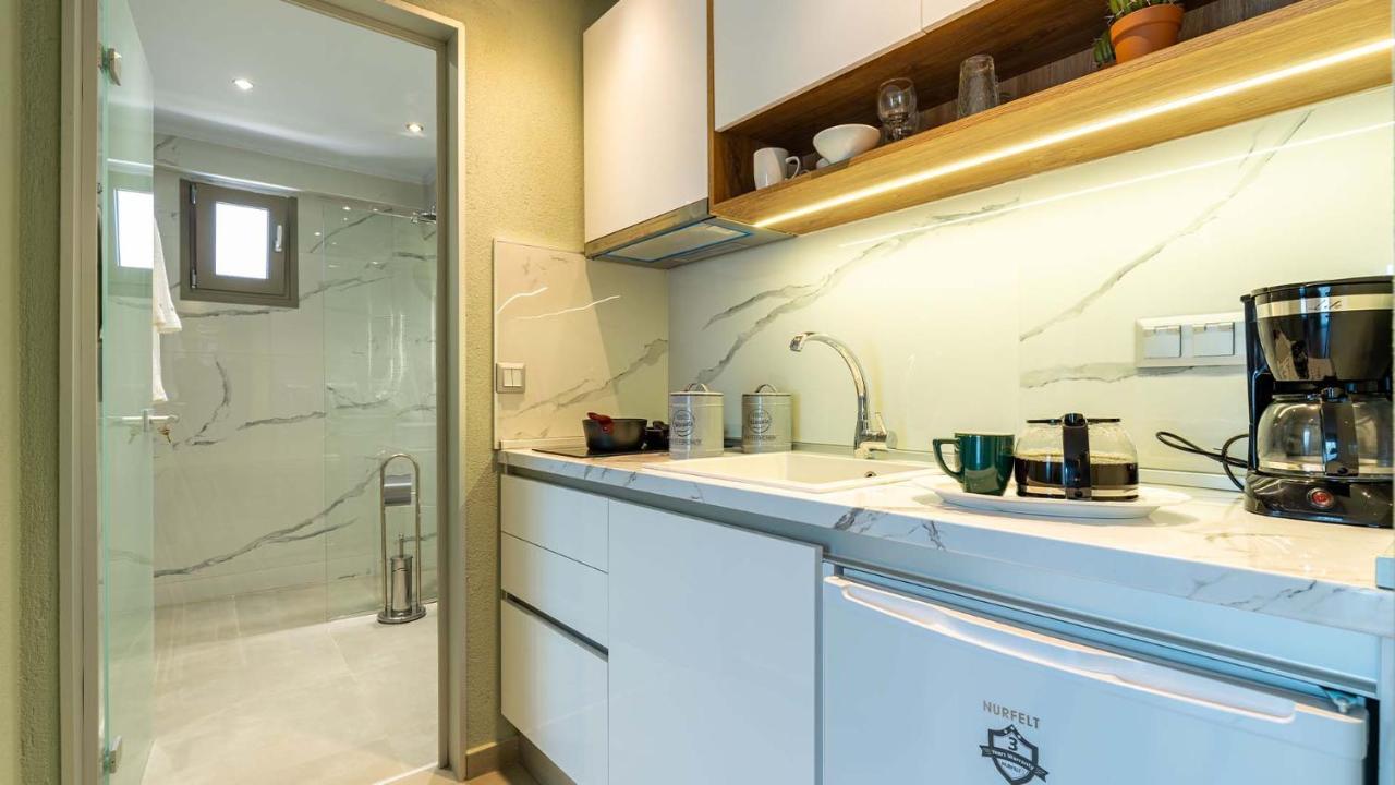 Estelle Family Luxury Apartments & Suites Геракини Екстериор снимка